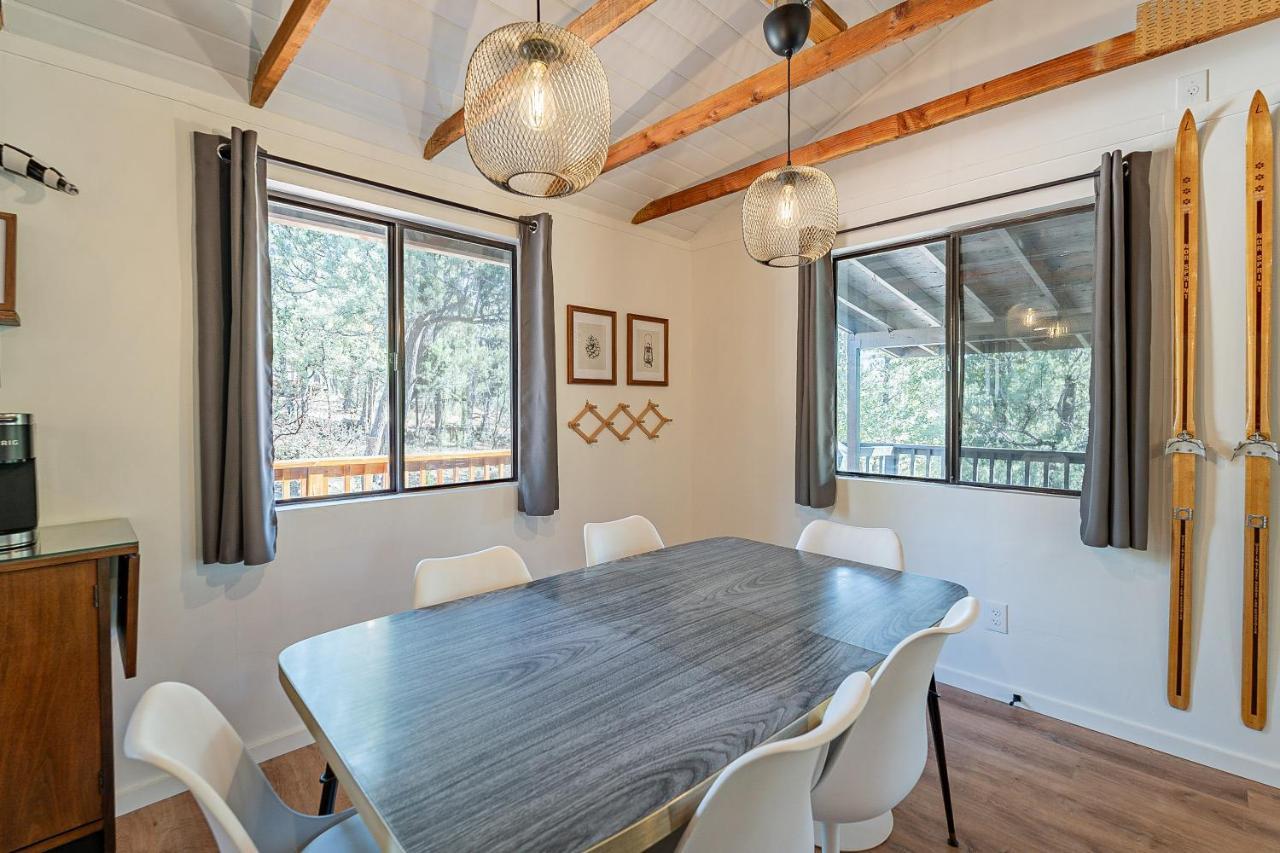 The Pine House - Cozy Mid-Century Modern, Pet-Friendly Βίλα Εξωτερικό φωτογραφία